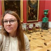 Profesora titulada en bellas artes imparte clases de dibujo y pintura, composición y teoría del color